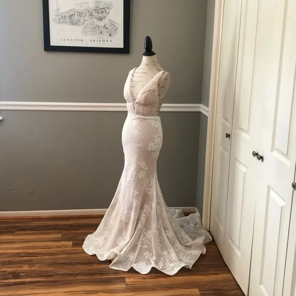 NEW JOVANI SZ 4 IVORY NUDE ILLUSION LACE BEADED FORMAL EVENING GOWN - Picture 2 of 16